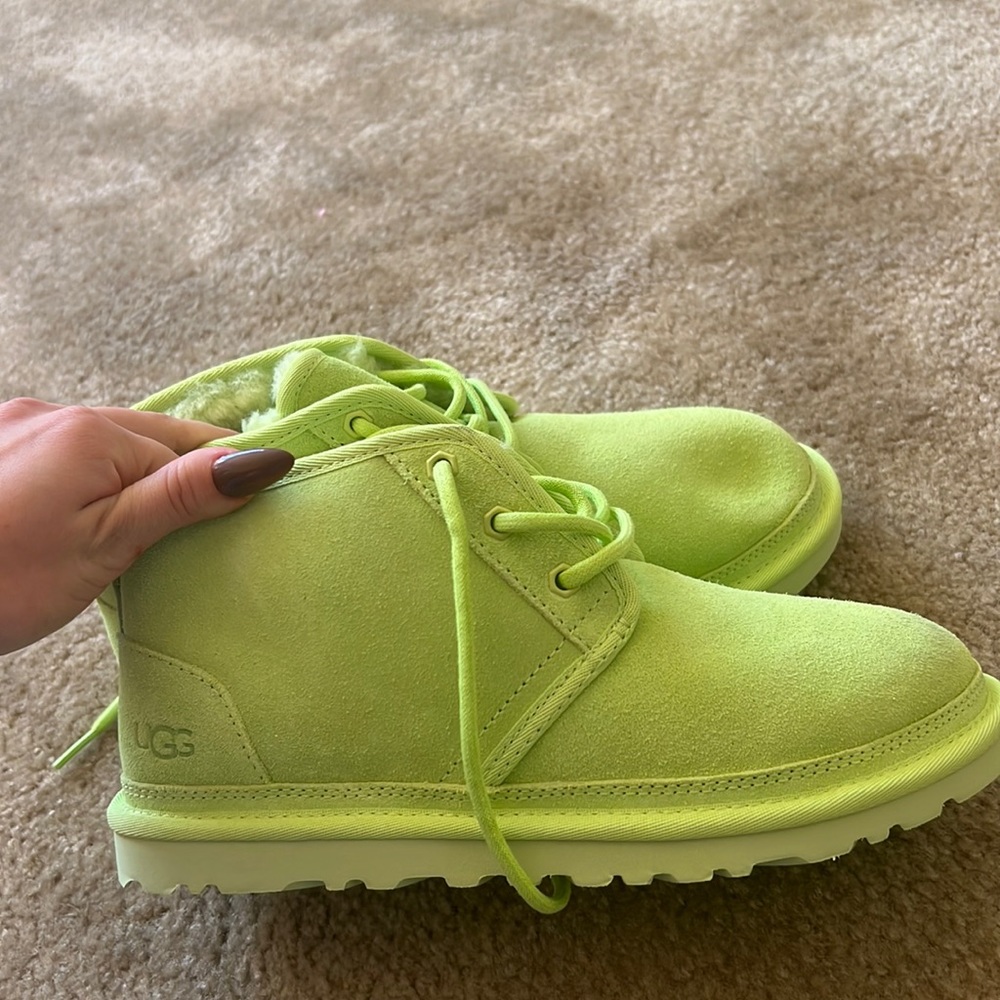 NWT Neumel UGGS
